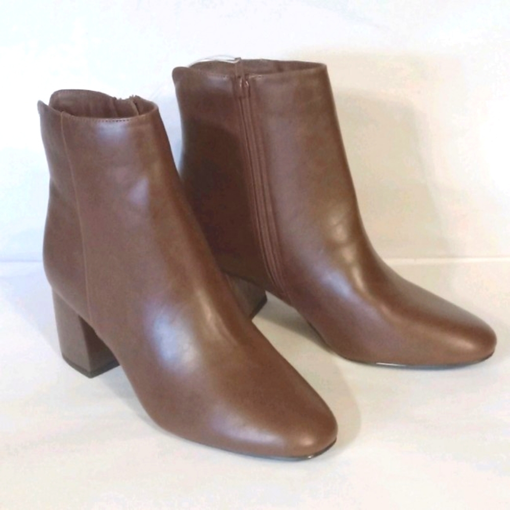 NEW CL by Chinese Laundry Women's Davinna Softy Fashion Boot Size 9